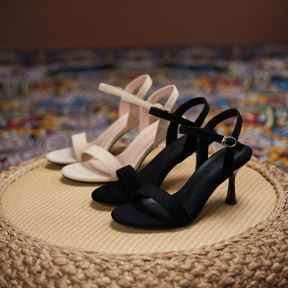 Kadınlar için Sandaletler Yüks - Summer Clothing Stores incelemesi ve fiyatı